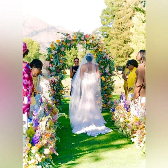 🚨Authentic Allure Wedding Gown and Cathedral-length Veil -💍💒 - 3-Day SALE ONLY - Picture 16 of 16